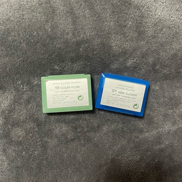 2 Clinique Blush Sets  19 SUGAR PLUM 01 NEW CLOVER & Mini Makeup Brushes - Picture 7 of 10